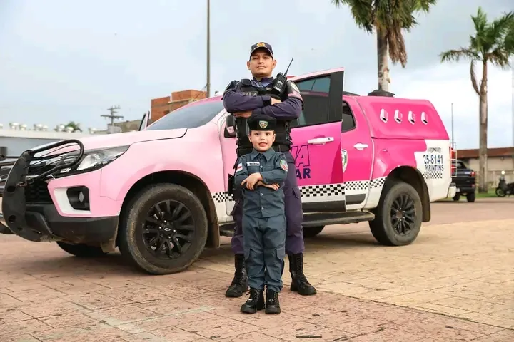 Em Parintins, criança de 5 anos sonha em ser policial militar e celebra aniversário com ensaio fotográfico em homenagem à Ronda Maria da Penha
